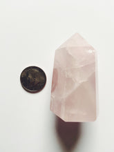 crystal-rose-quartz-small-standing-point